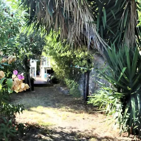 Holiday home Vue Et Jacuzzi Toulon